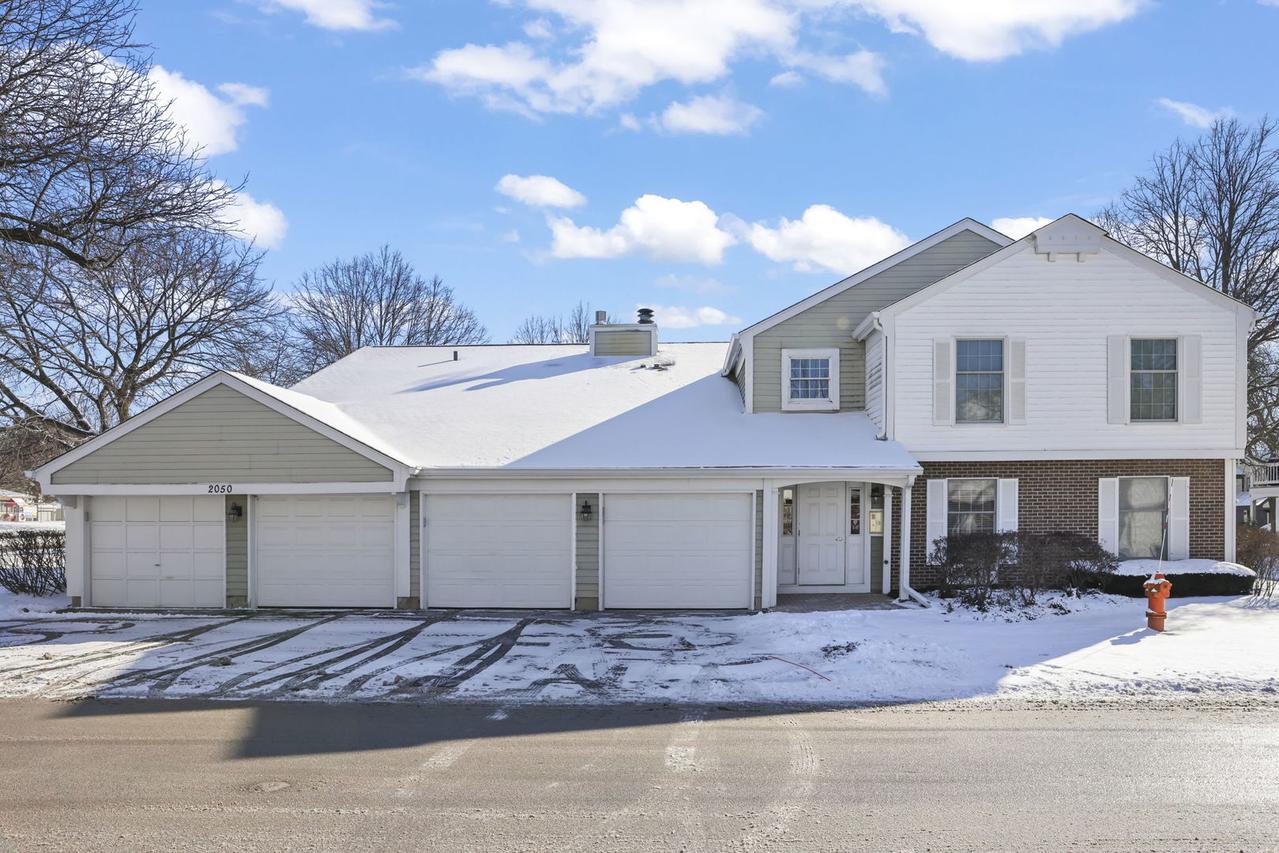 2050 Lancaster Cir. #201D, Naperville, IL 60565