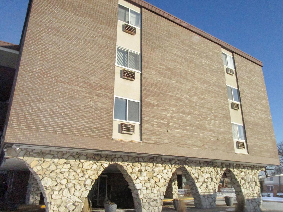 1301 S Finley Rd. #417, Lombard, IL 60148