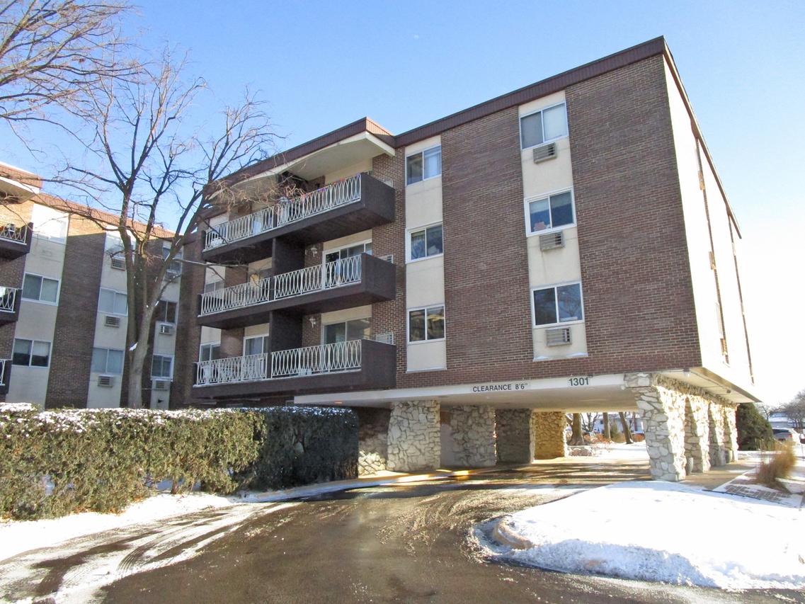 1301 S Finley Rd. #417, Lombard, IL 60148