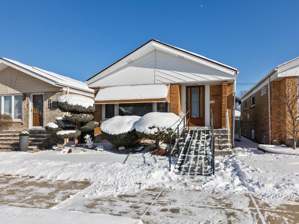 6031 S Moody Ave., Chicago, IL 60638