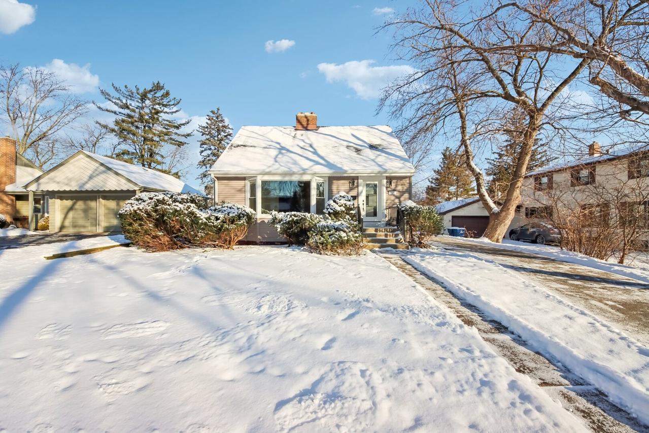 228 4th St., Downers Grove, IL 60515