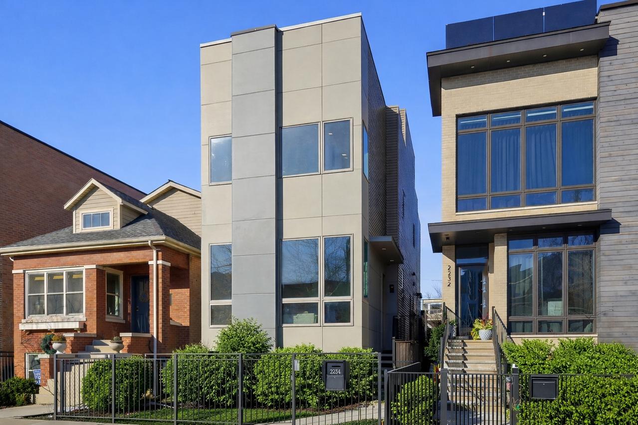 2234 W Huron St., Chicago, IL 60612