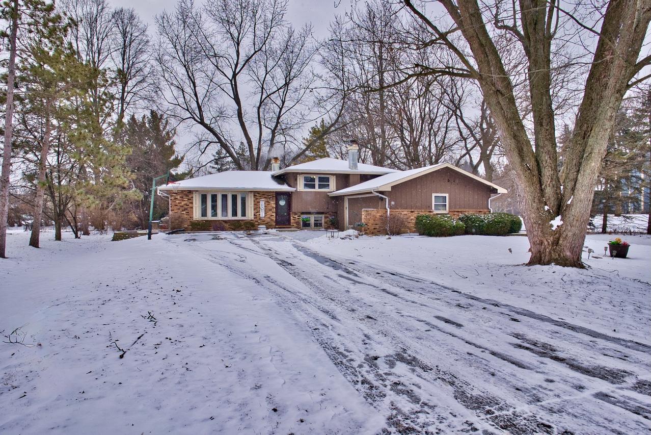 28W587 Leverenz Rd., Naperville, IL 60564