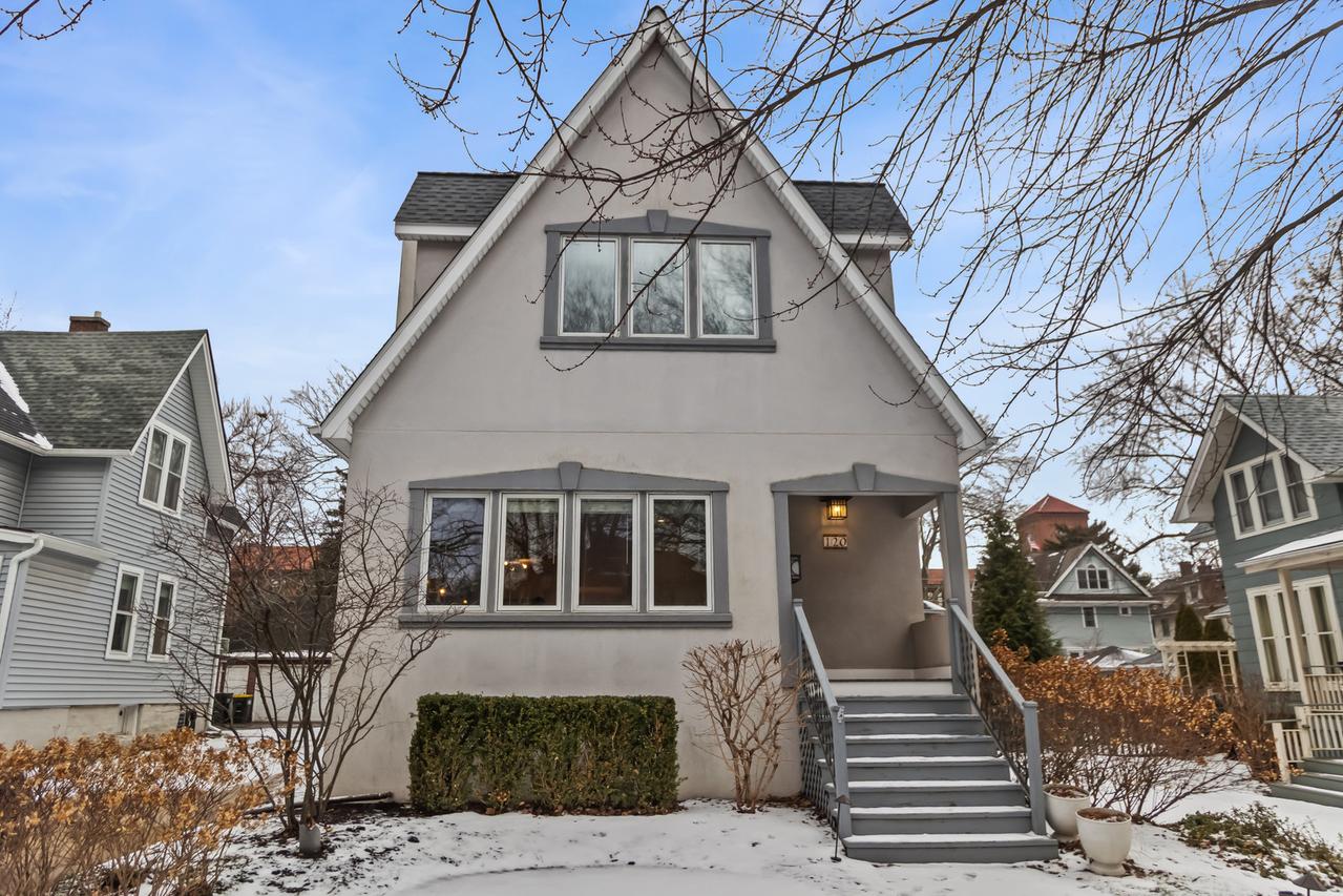 120 S Stone Ave., La Grange, IL 60525