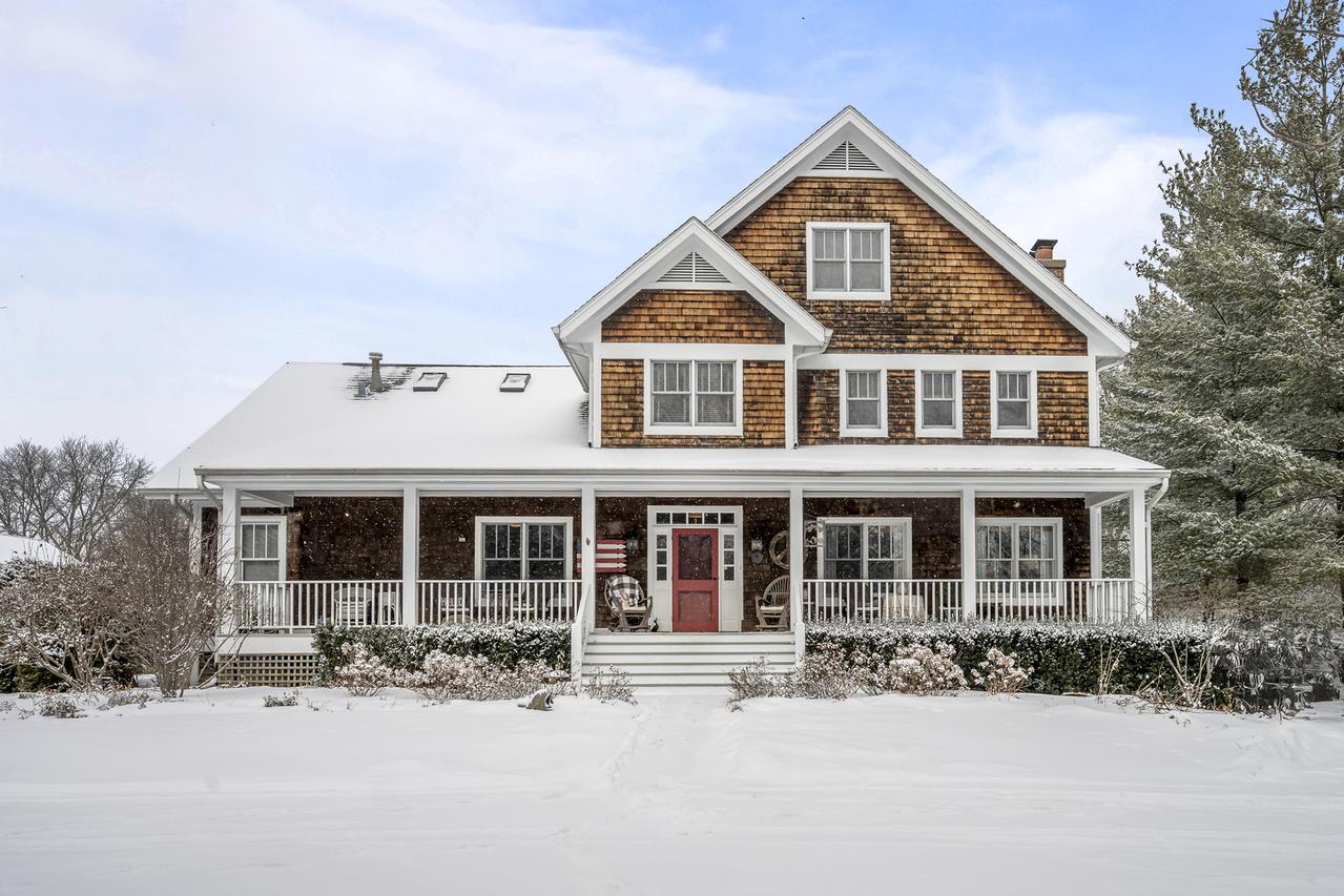 1190 W Old Mill Rd., Lake Forest, IL 60045