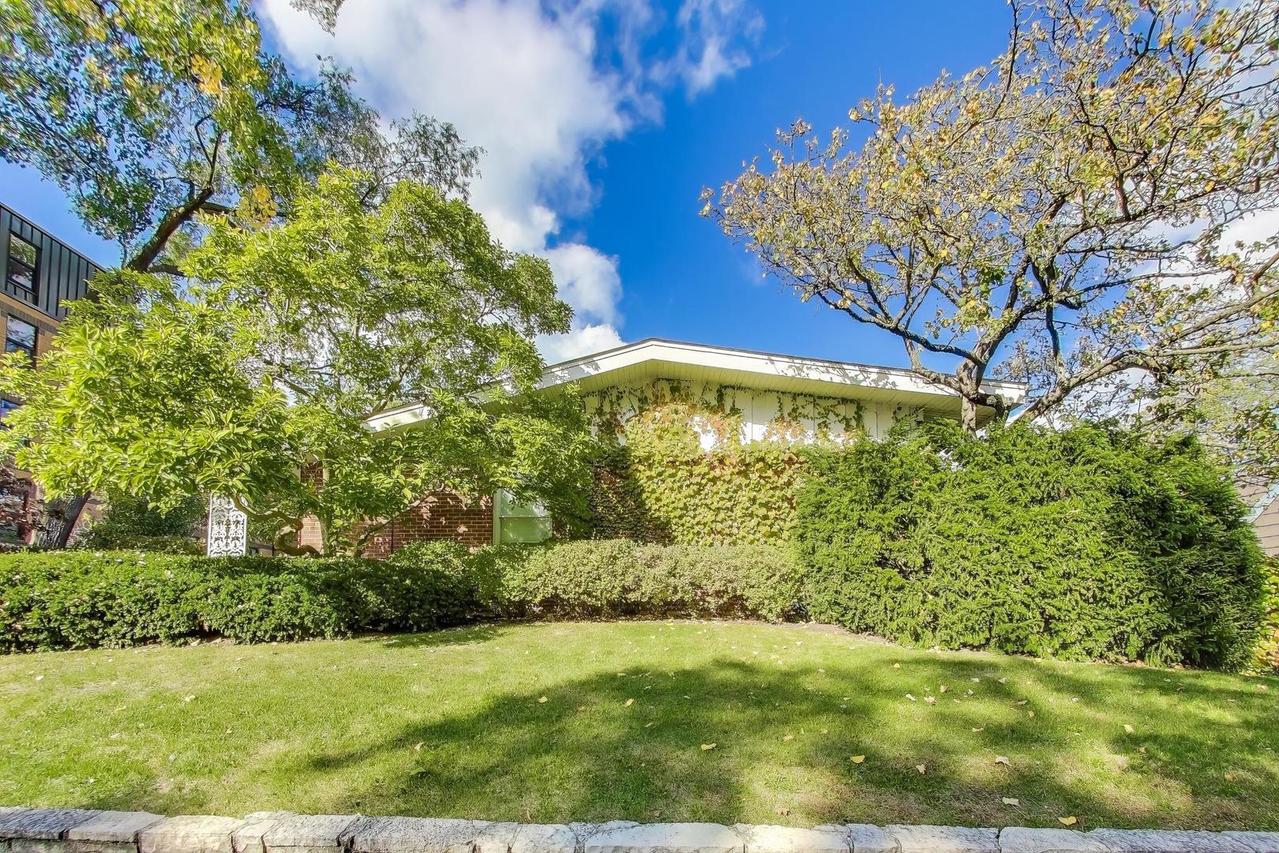 312 Linden Ave., Wilmette, IL 60091