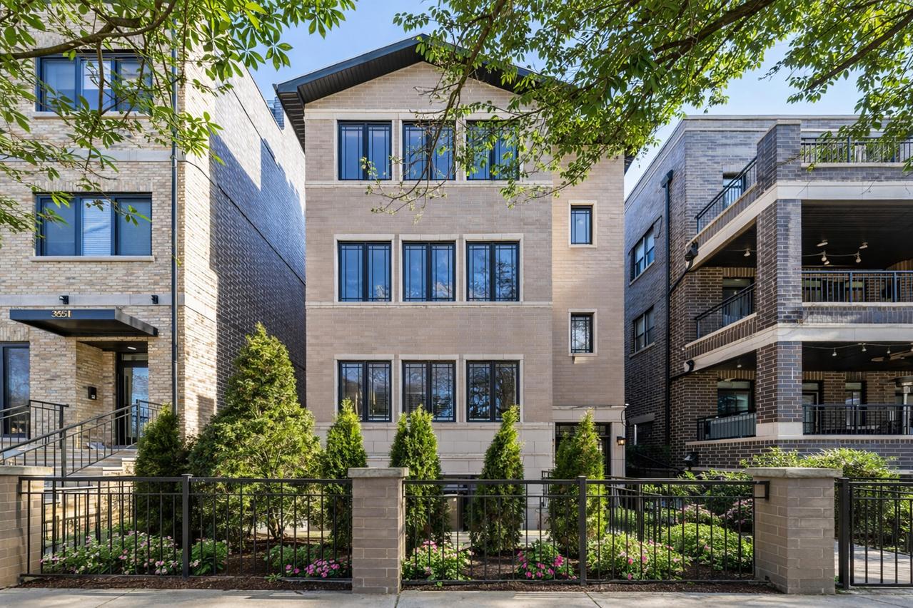 3647 N Damen Ave. #3, Chicago, IL 60618