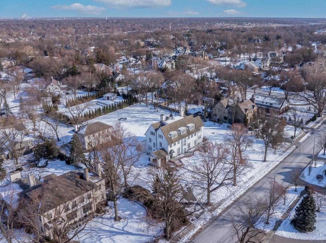 625 S County Line Rd., Hinsdale, IL 60521