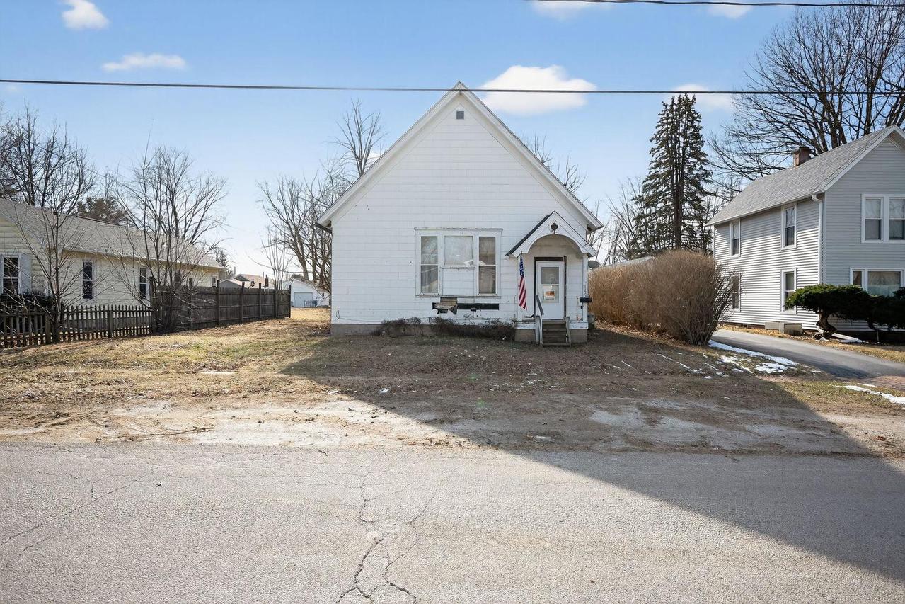 1123 E 6th Ave., Monmouth, IL 61462