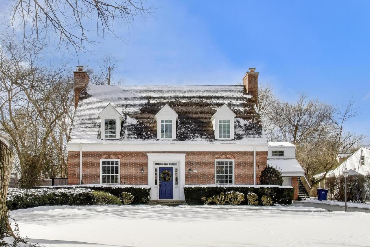 909 Locust Rd., Wilmette, IL 60091