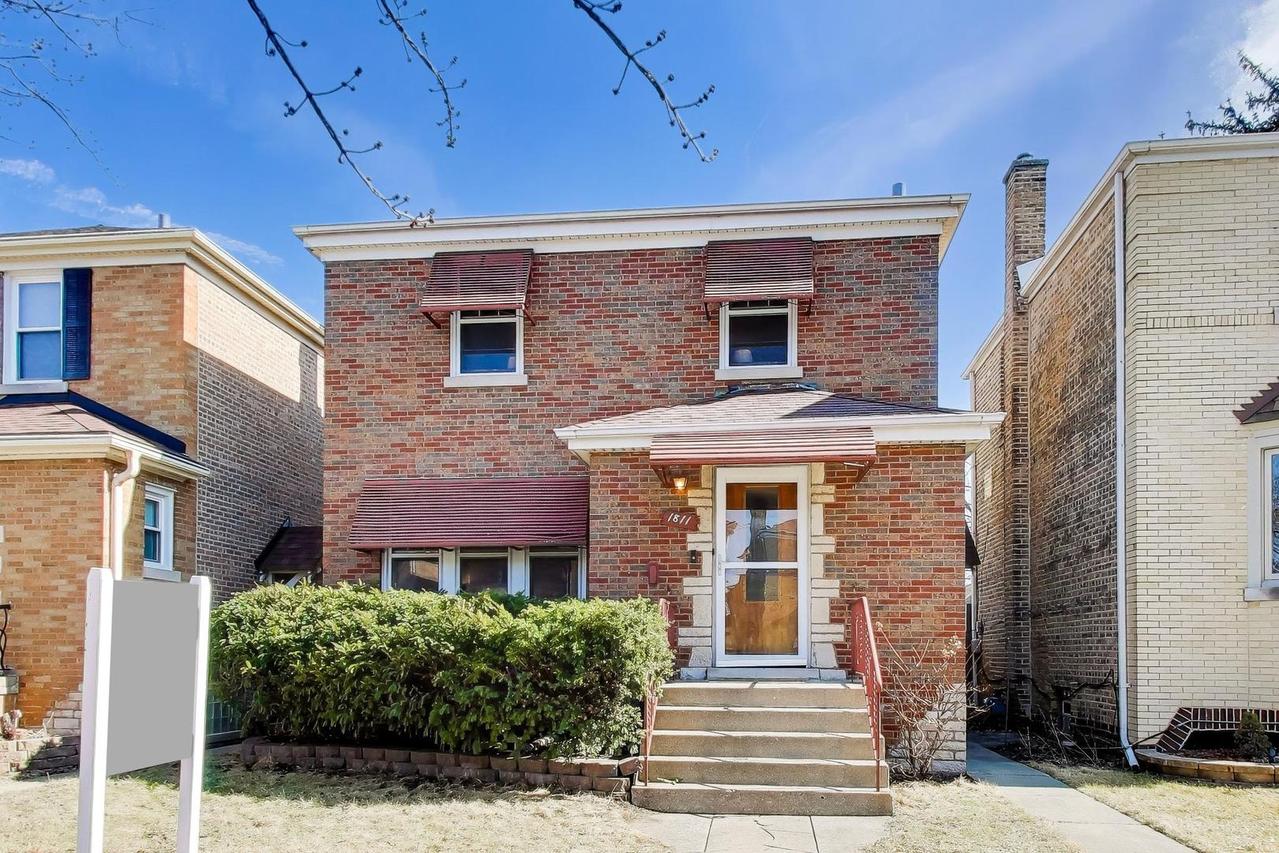 1811 Maple Ave., Berwyn, IL 60402