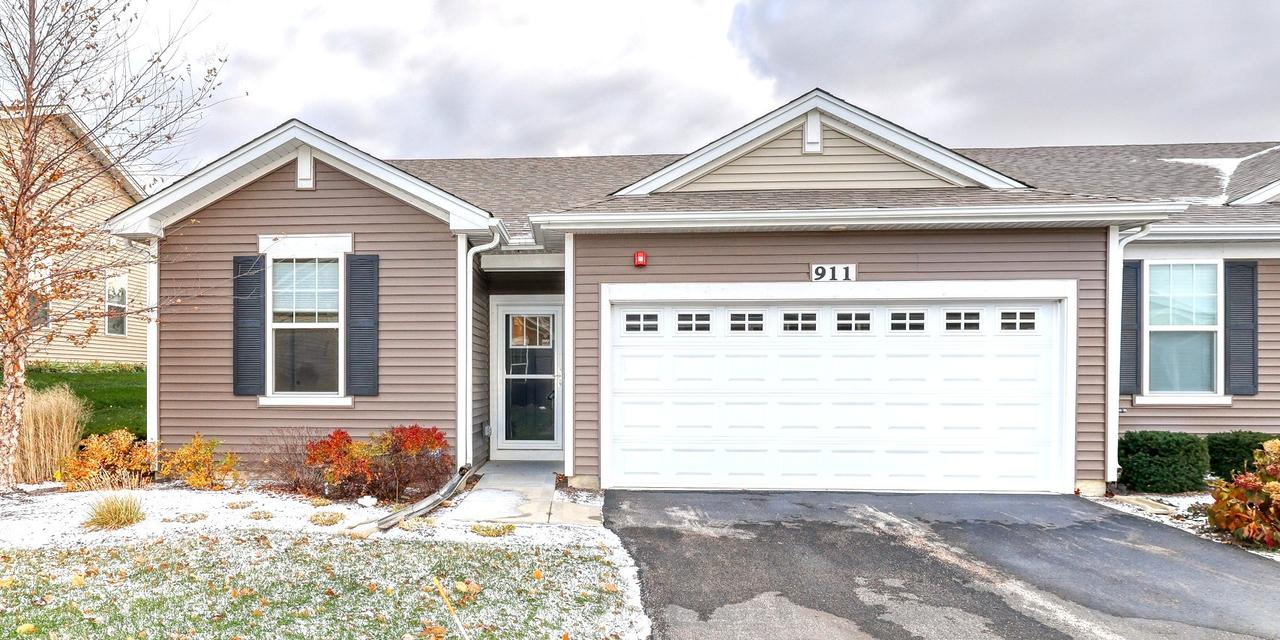 911 Darwin St., North Aurora, IL 60542
