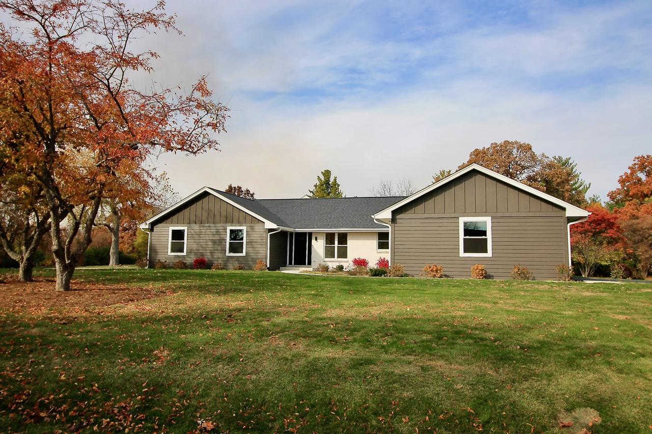 42W668 Steeplechase Dr., St. Charles, IL 60175