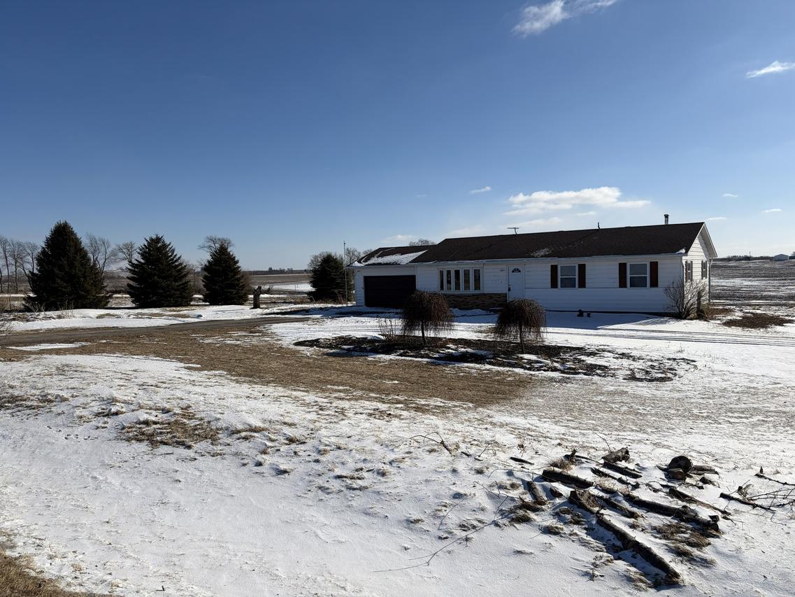 1413 W Florence Rd., Baileyville, IL 61007