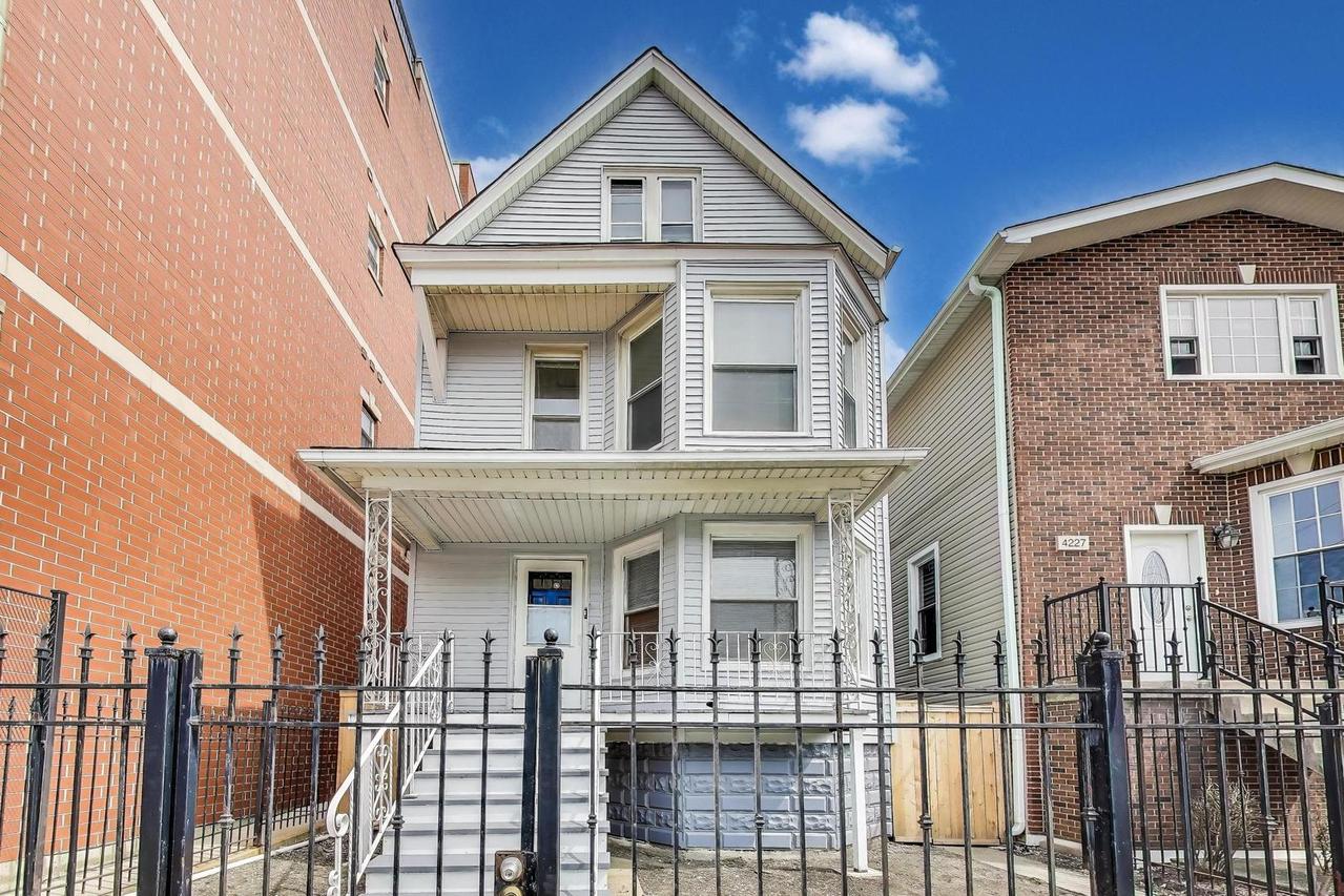 4229 N Kedzie Ave., Chicago, IL 60618
