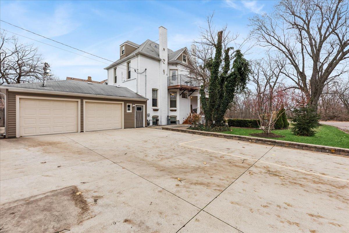 2720 Edina Blvd., Zion, IL 60099