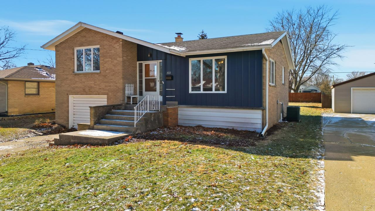 722 9th Ave., Rock Falls, IL 61071