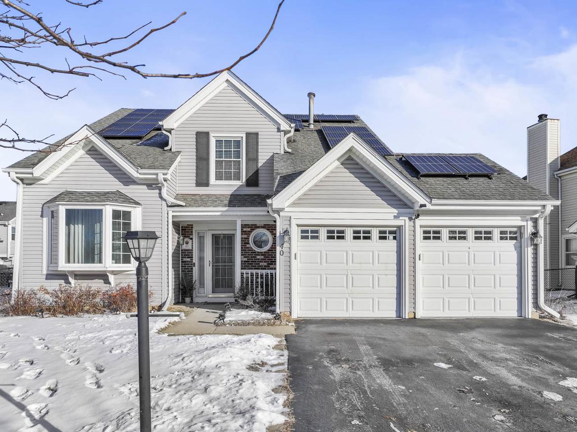 40 Jackson Ln., Streamwood, IL 60107