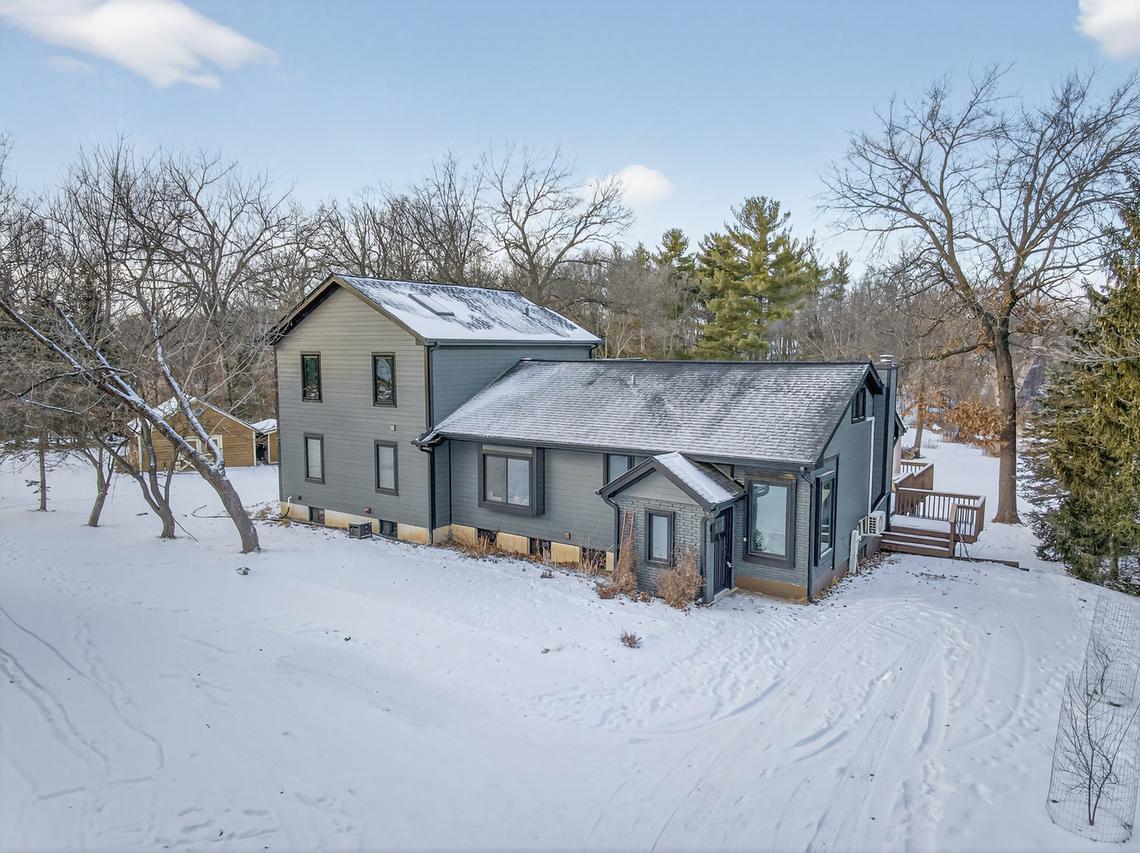 1275 Country Club Rd., Lake Zurich, IL 60047