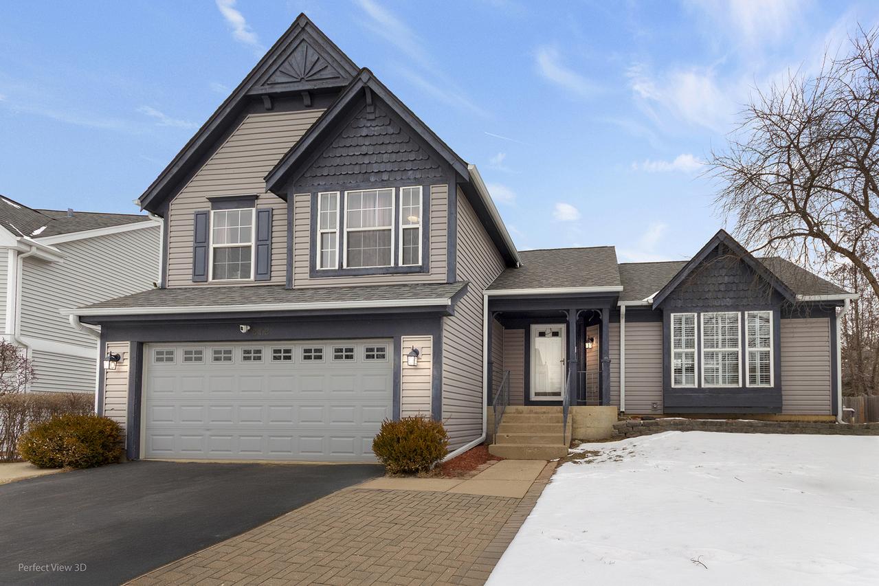 272 Village Ln., Bartlett, IL 60103