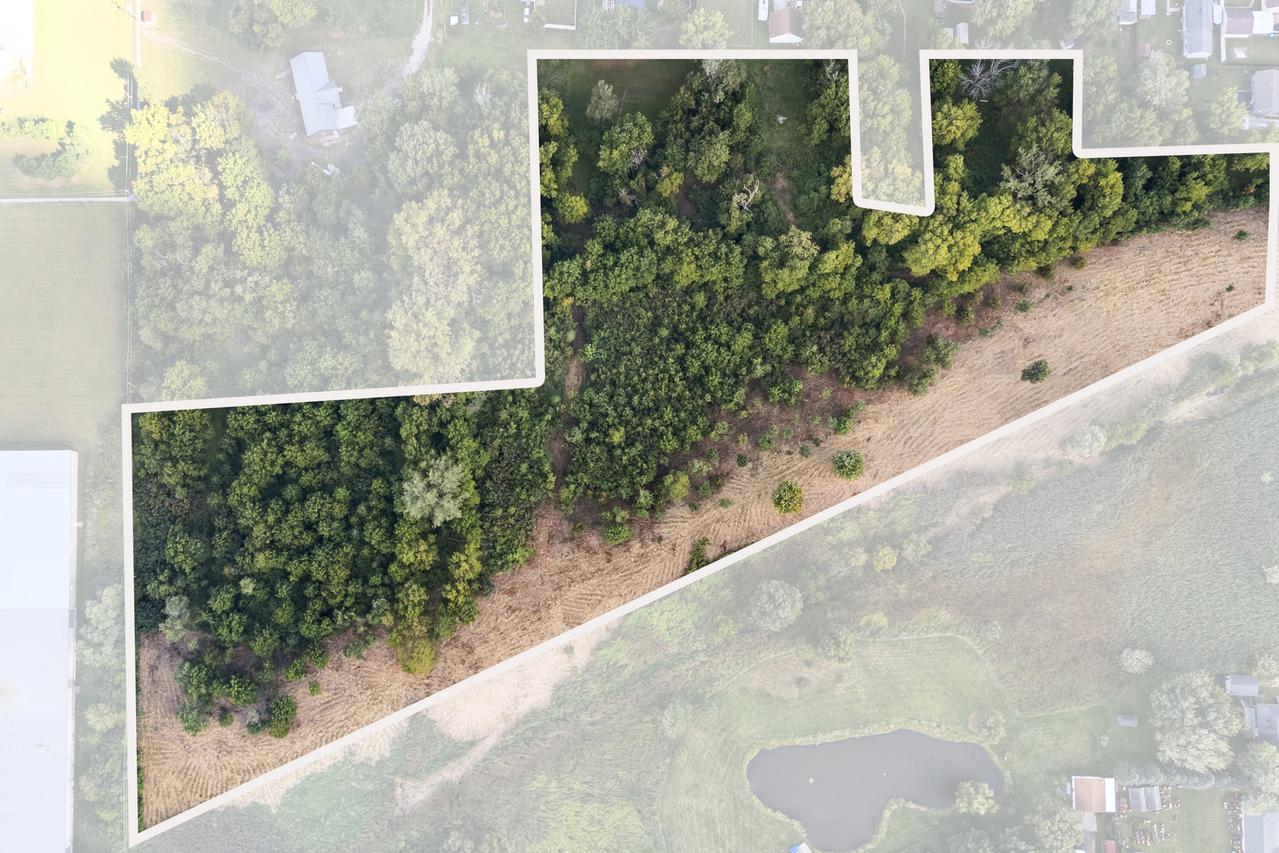 206 40 St., East Moline, IL 61244