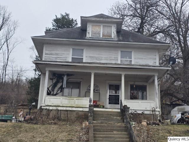 390 W 4th St., Dallas City, IL 62330