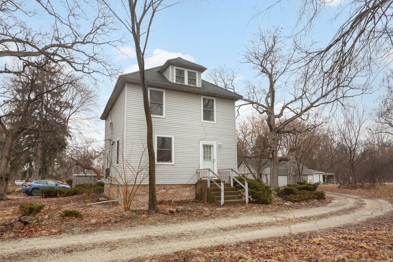 555 Trailside Ln., Des Plaines, IL 60016