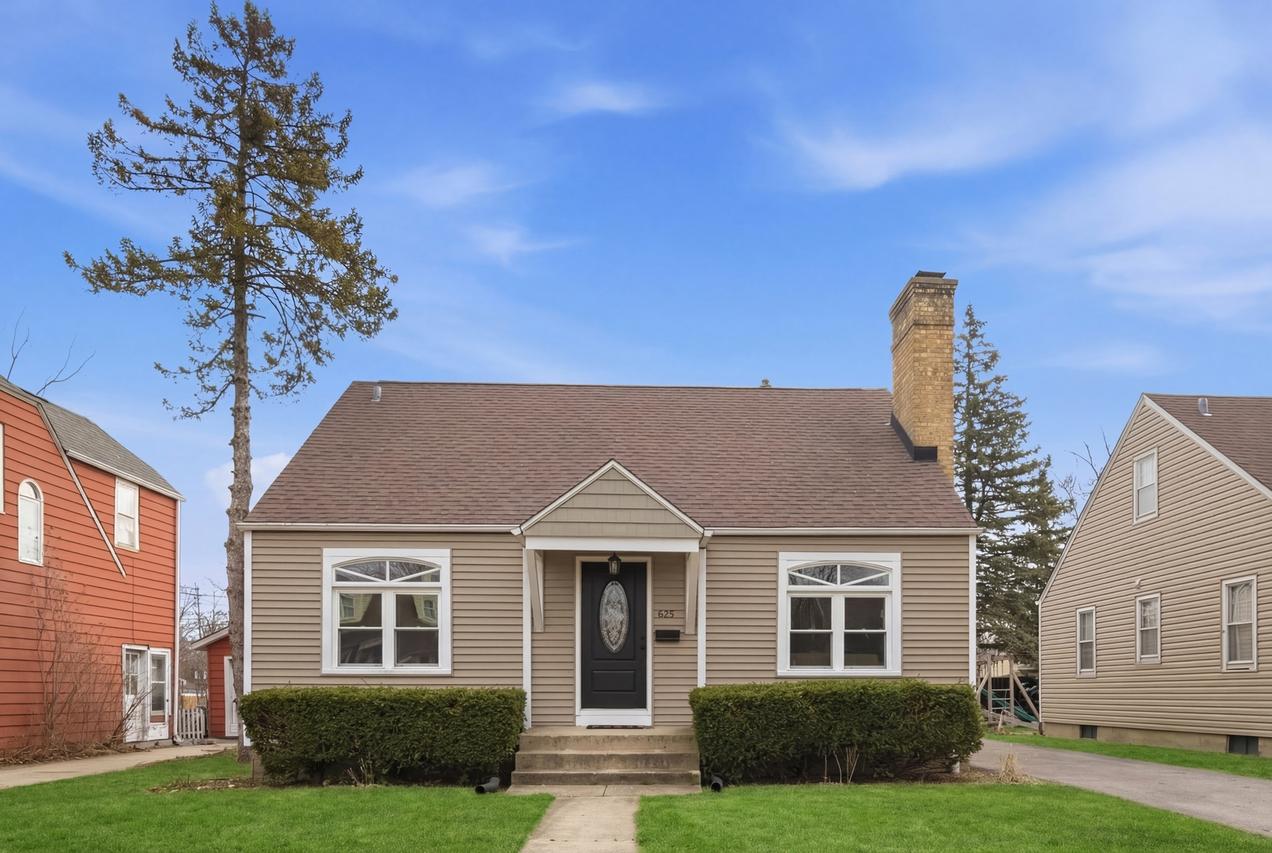 [Address Hidden by Seller], Waukegan, IL 60085