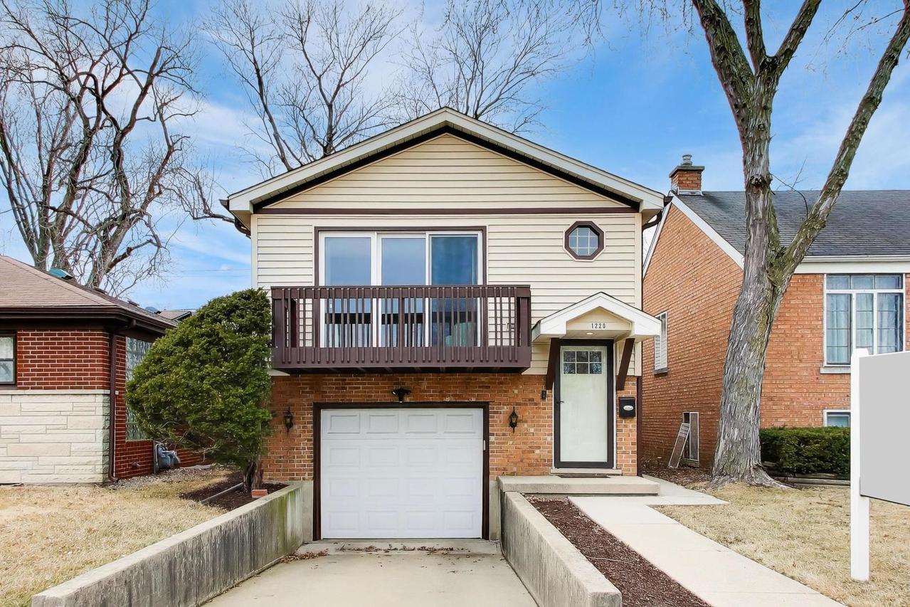 1220 N Maple Ave., La Grange Park, IL 60526