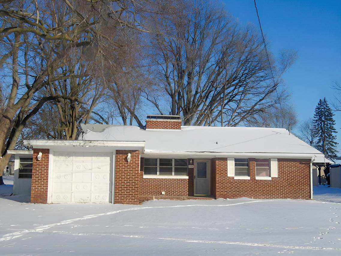 108 N Locust St., Maroa, IL 61756