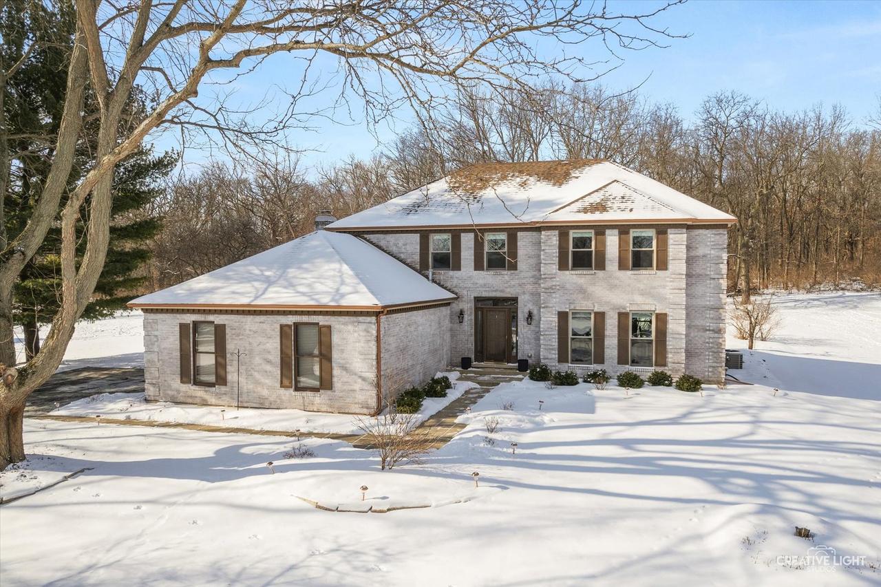 6N770 Splitrail Ln., St. Charles, IL 60175