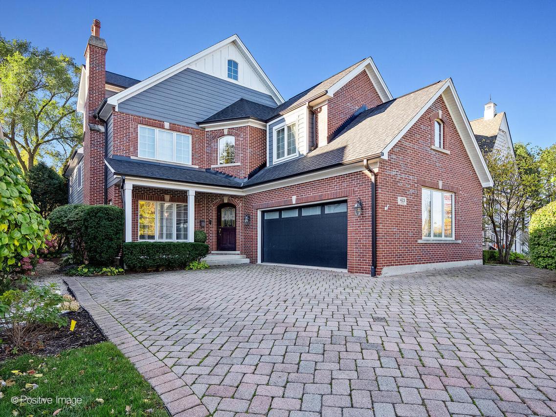 423 Ridge Ave., Clarendon Hills, IL 60514