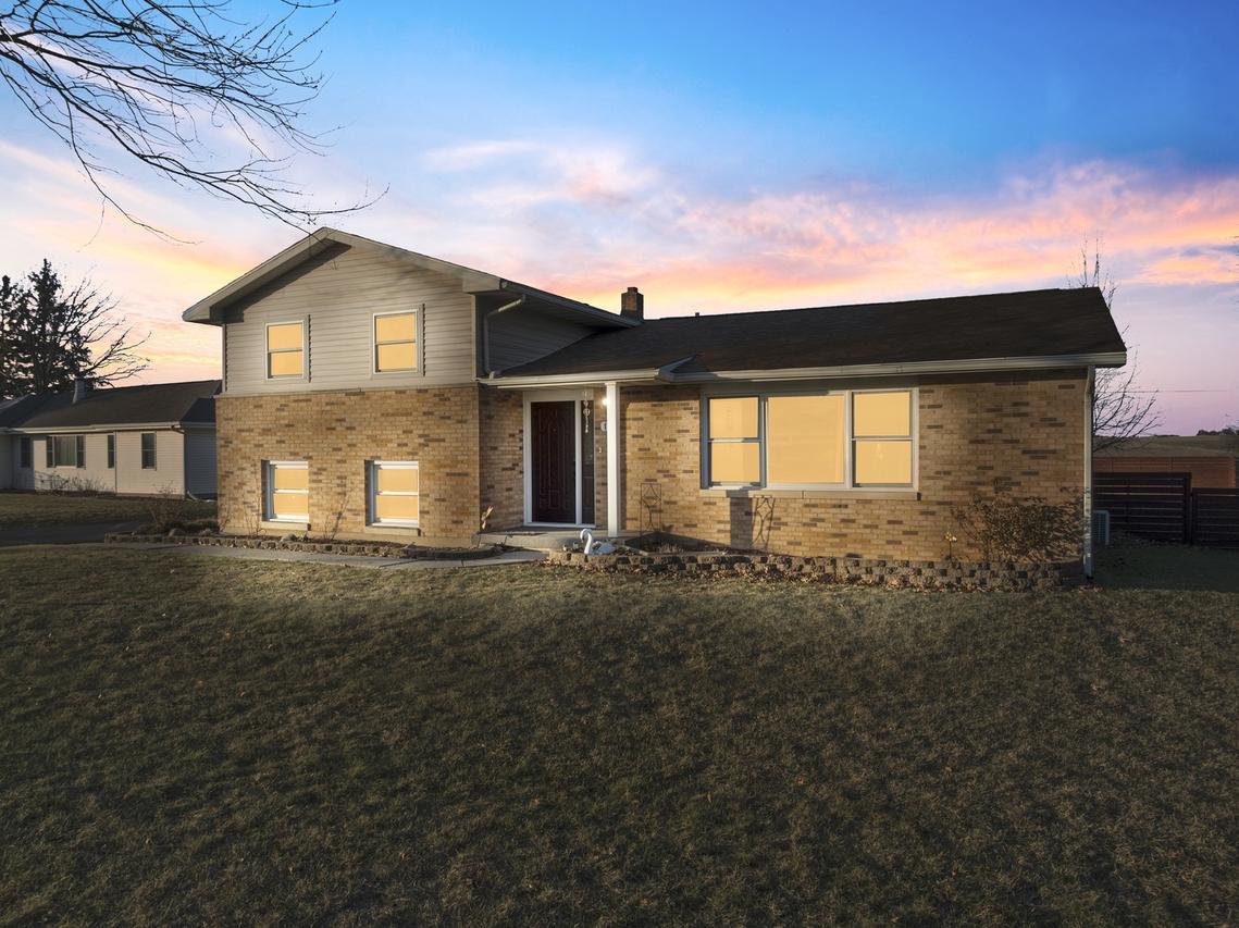 107 W Douglas St., Carlock, IL 61725