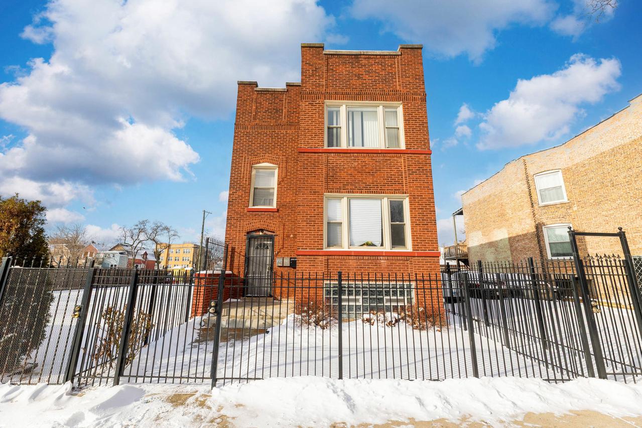 206 N Leamington Ave., Chicago, IL 60644
