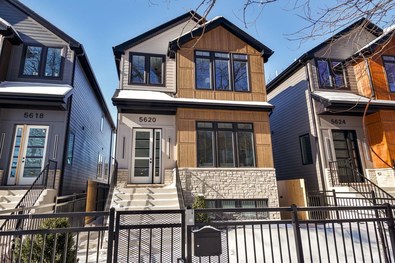 5620 N Francisco Ave., Chicago, IL 60659