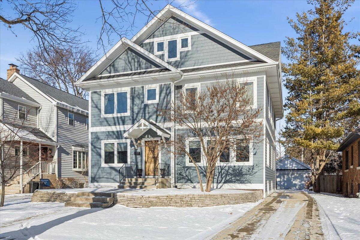 315 Bartram Rd., Riverside, IL 60546