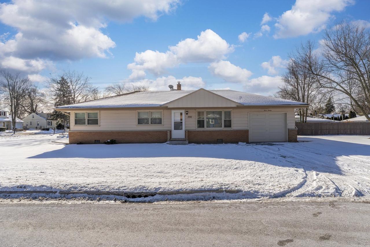 390 Oak Ave., Wood Dale, IL 60191