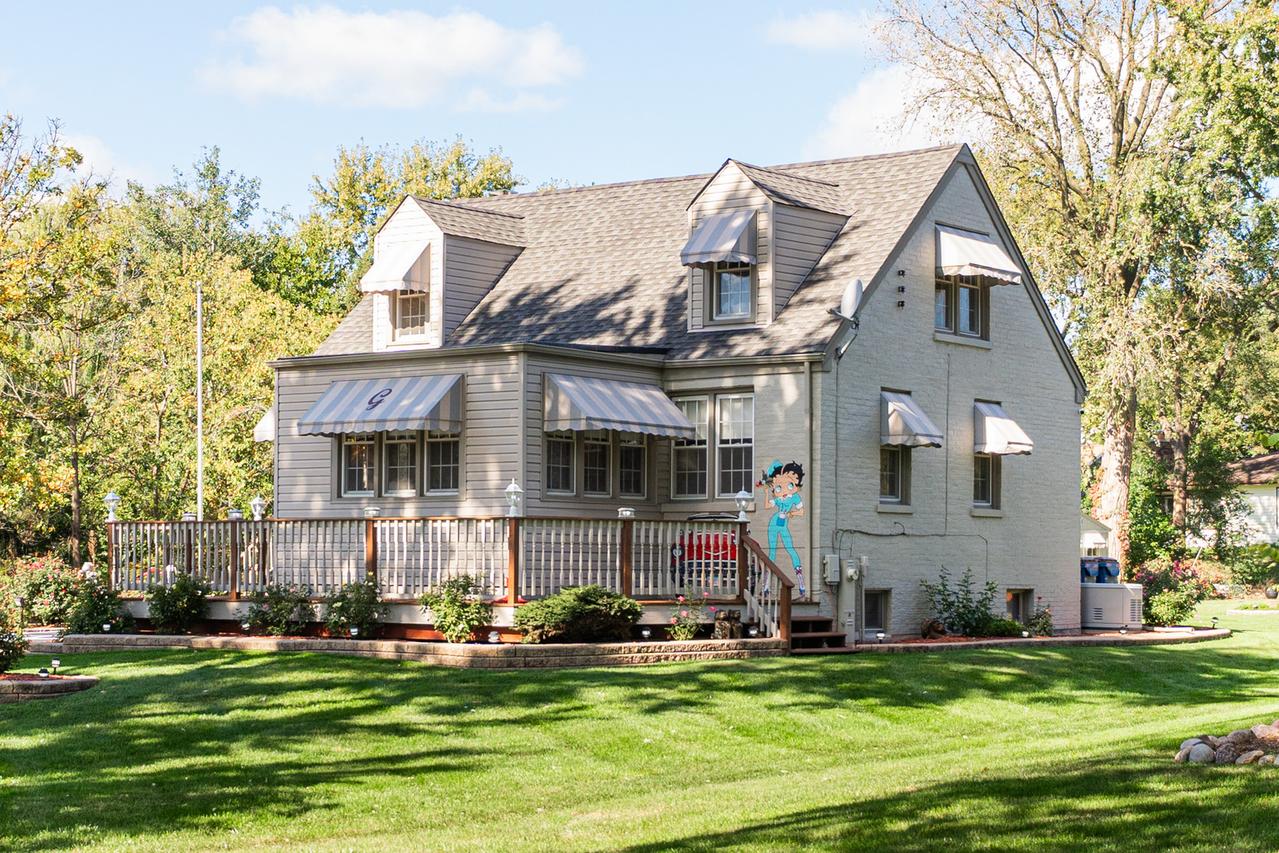 880 Bemis Rd., Glen Ellyn, IL 60137