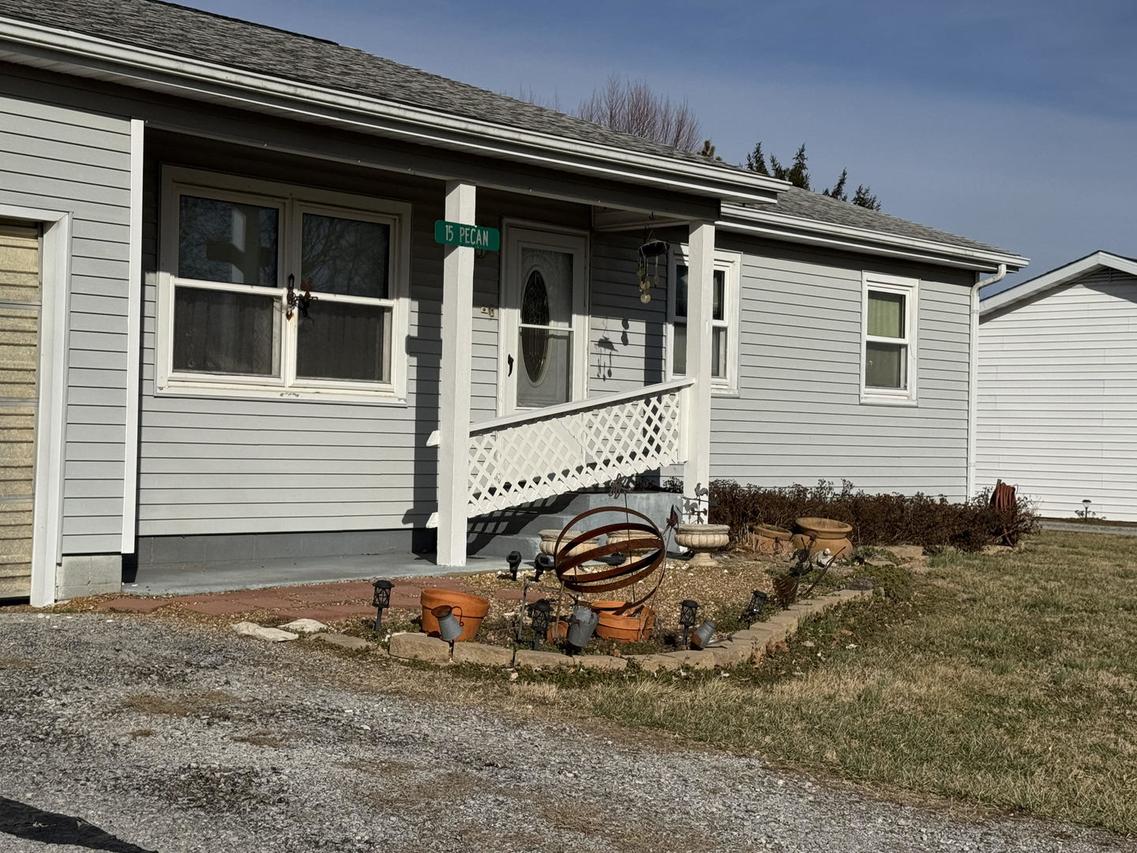 15 Pecan St., Alto Pass, IL 62905