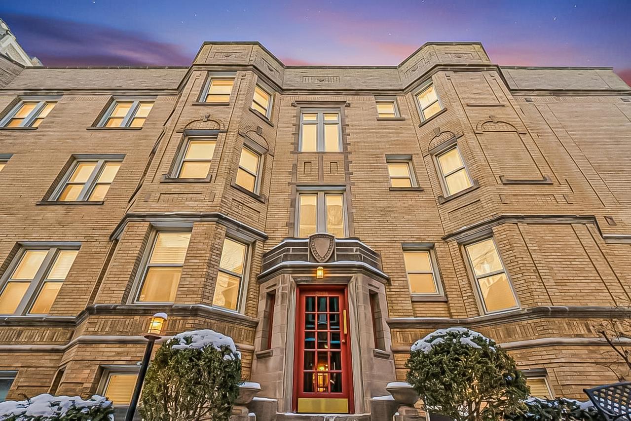 6811 N Lakewood Ave. #1W, Chicago, IL 60626