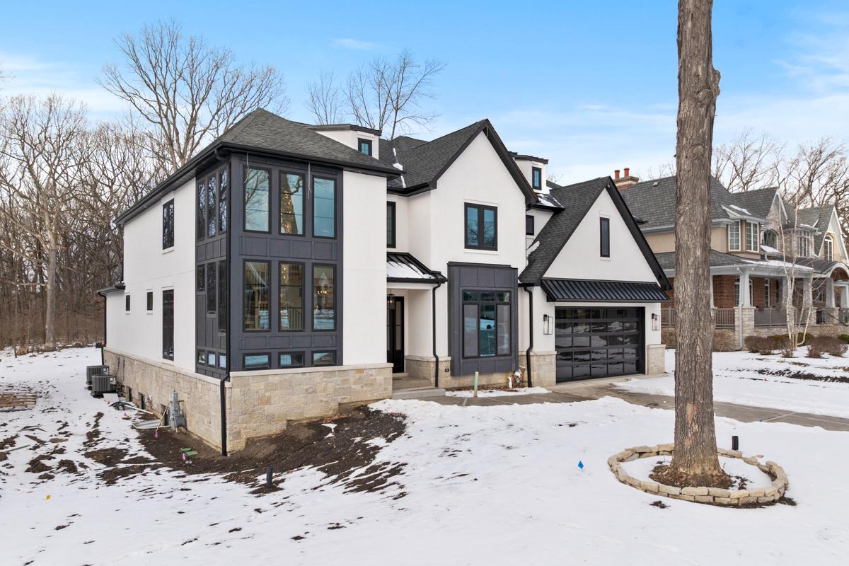 1544 Linden Cir., Lemont, IL 60439