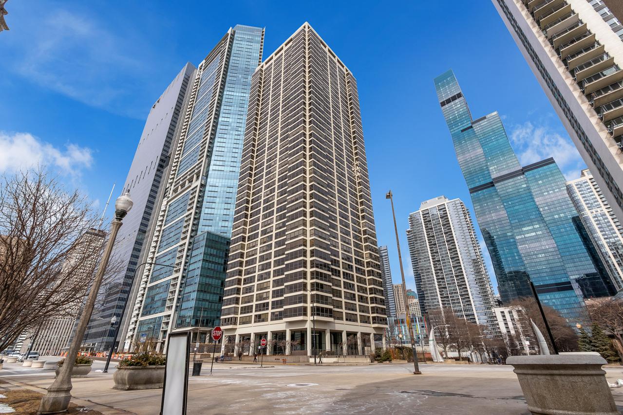 360 E Randolph St. #2307, Chicago, IL 60601