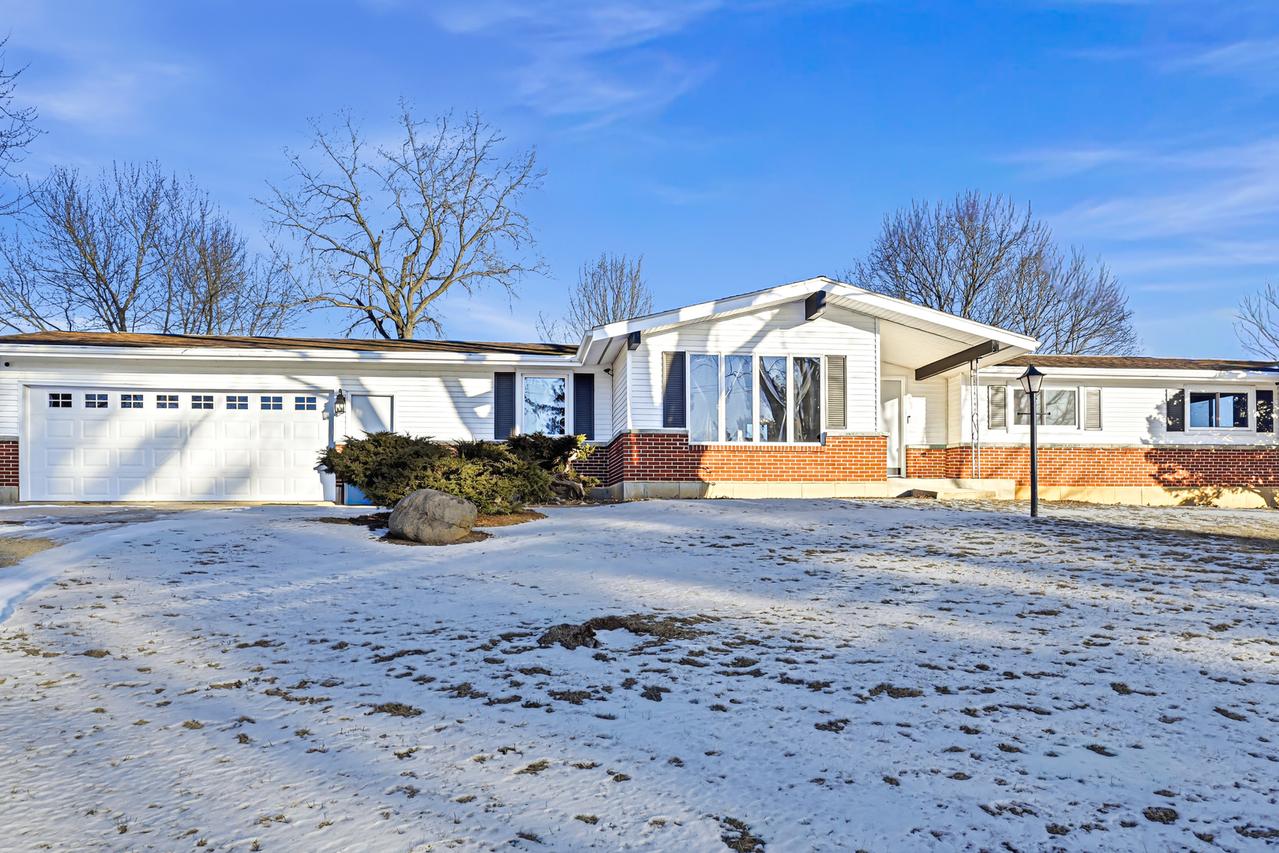 9807 N Leaf River Rd., Leaf River, IL 61047