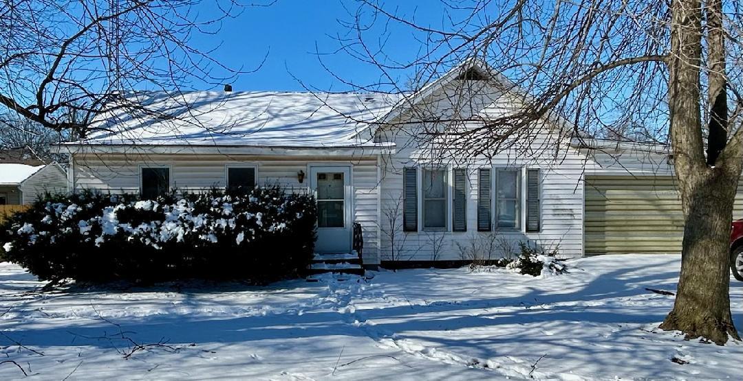 [Address Hidden by Seller], Farmer City, IL 61842