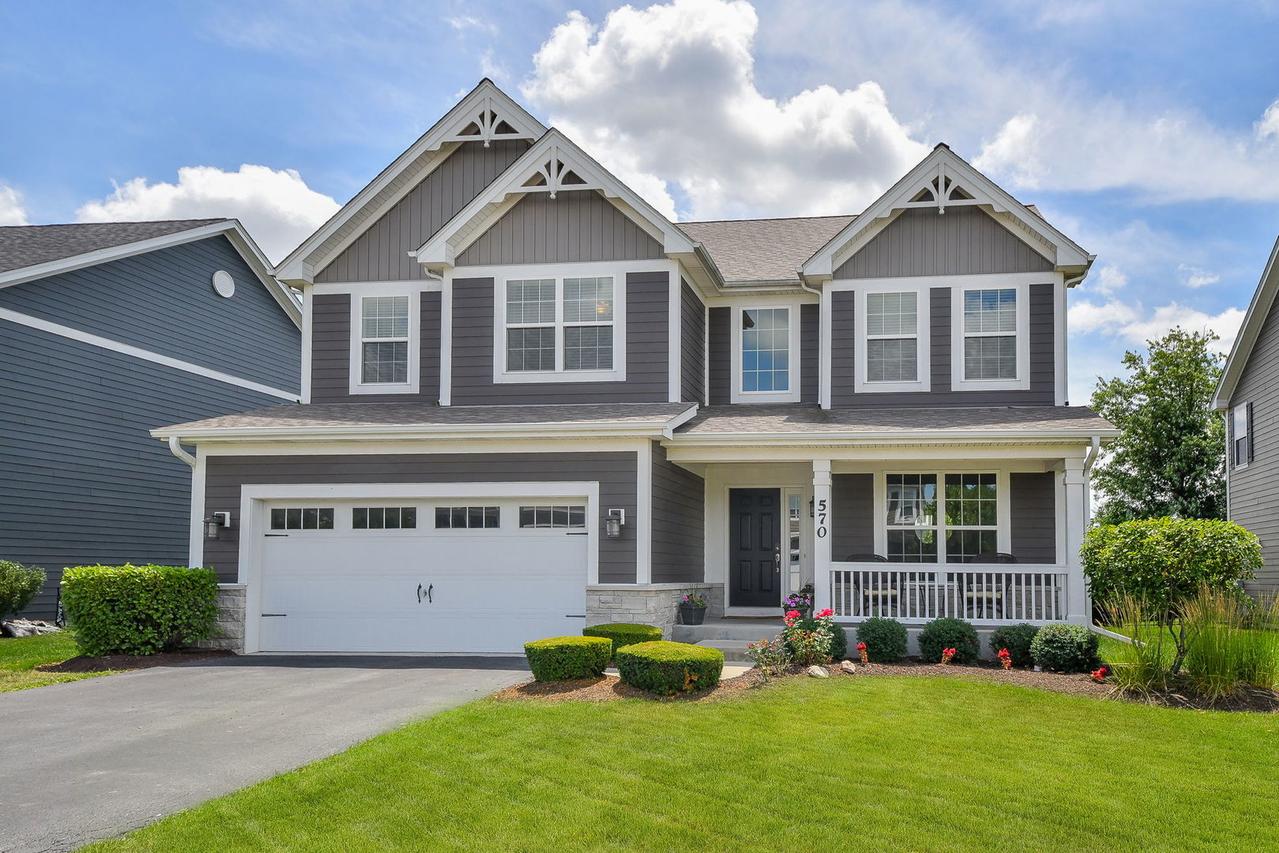 570 Amy Ln., Wheaton, IL 60187