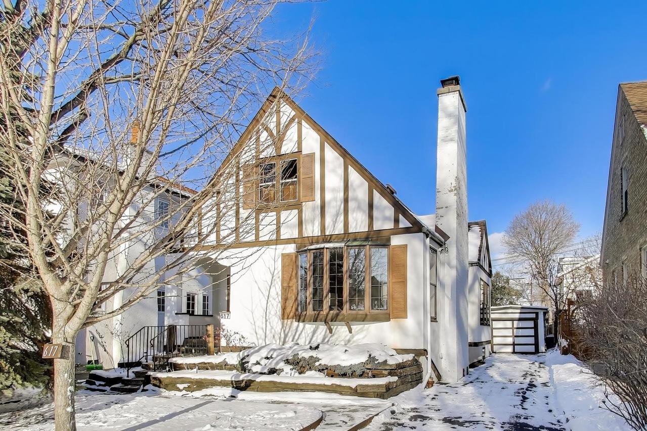 617 Pleasant Ave., Highland Park, IL 60035