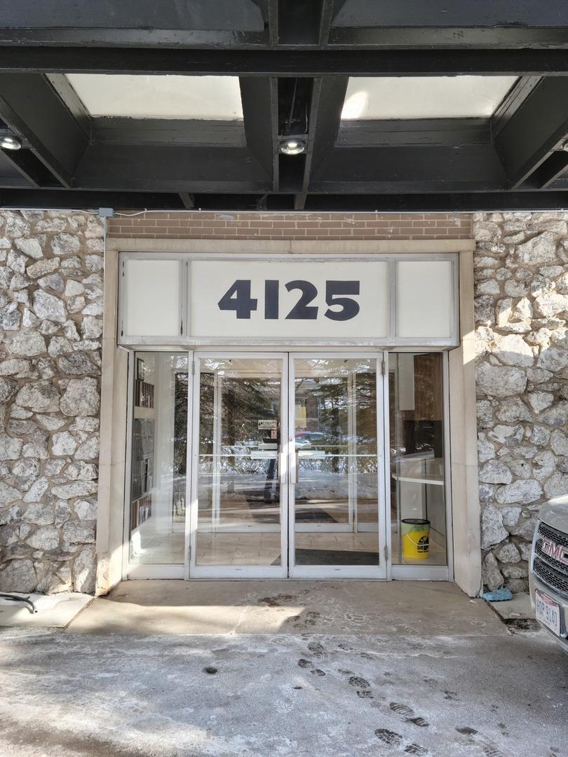 4125 N Keystone Ave. #406, Chicago, IL 60641