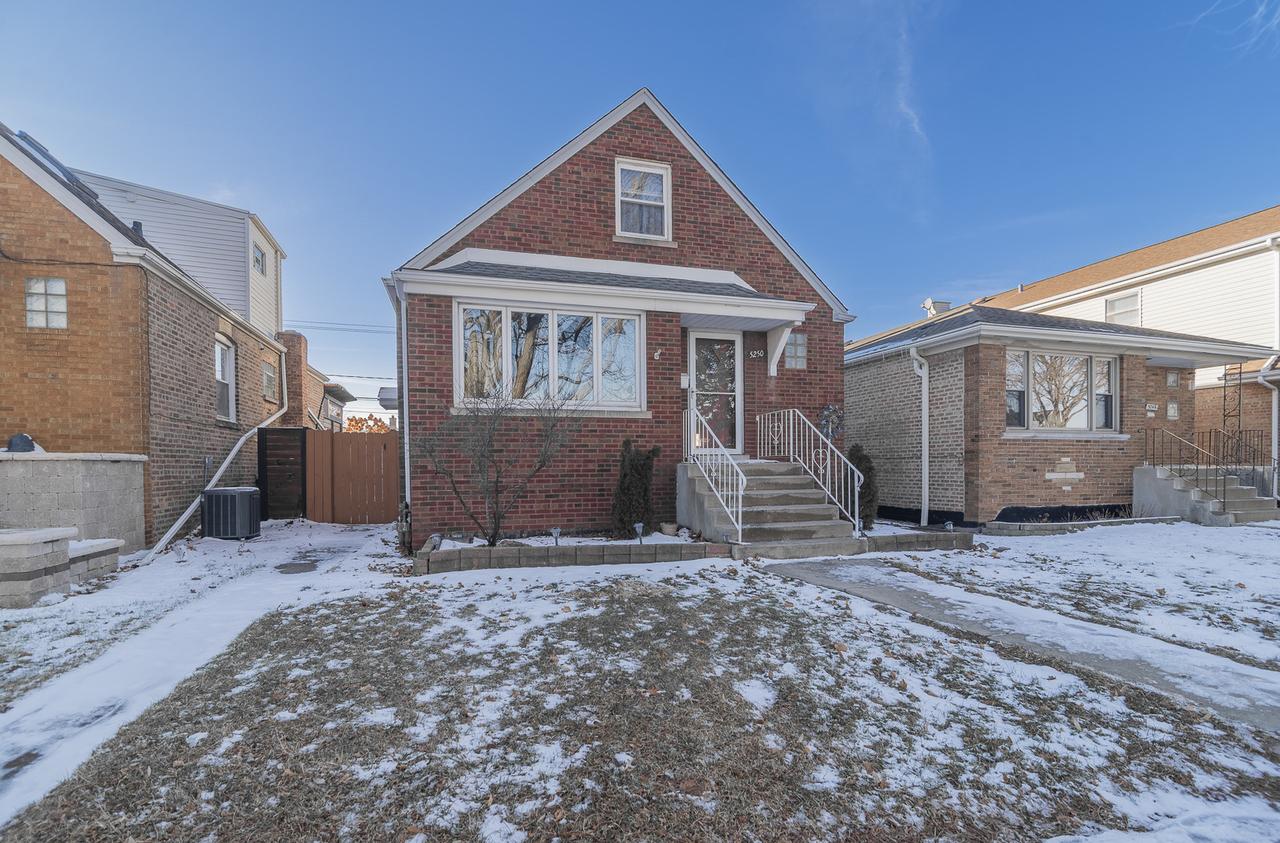 5250 S Nagle Ave., Chicago, IL 60638
