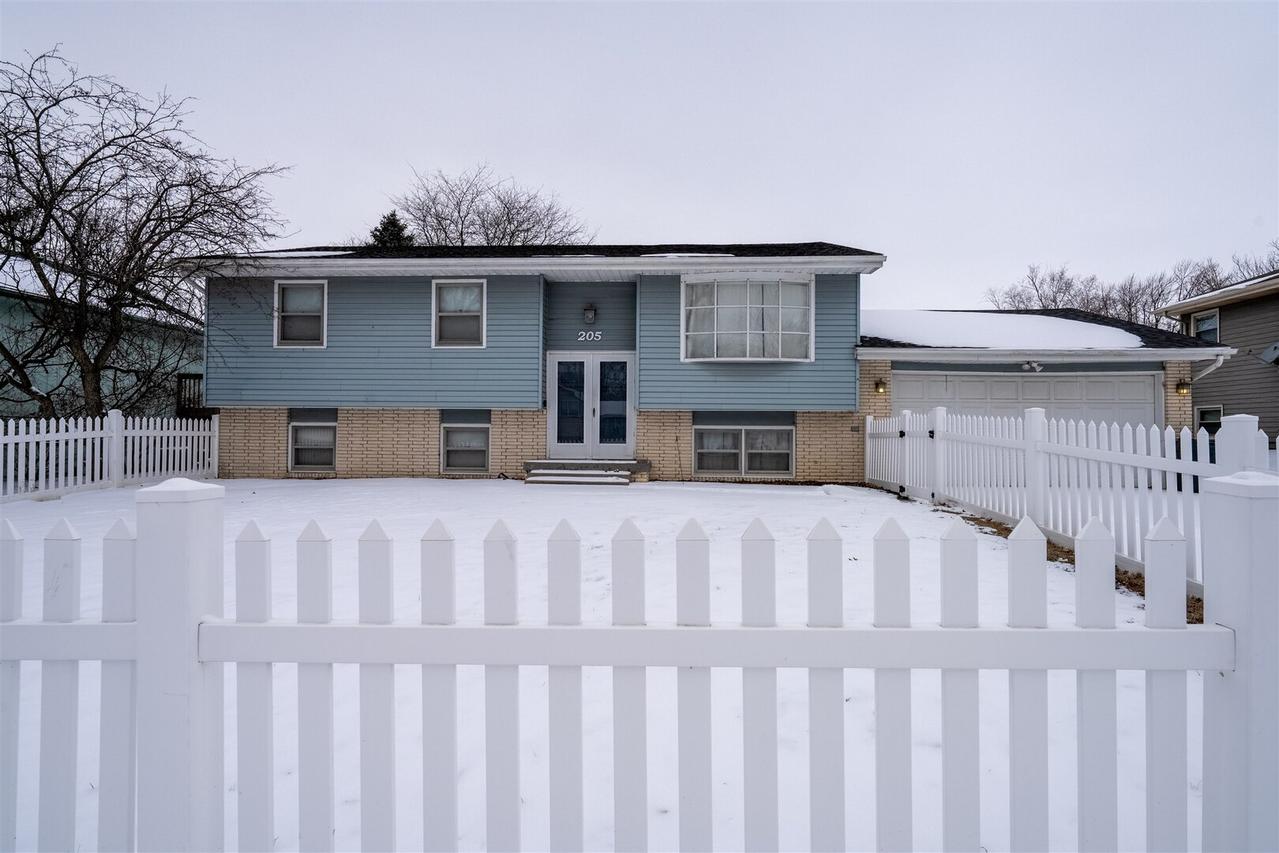 205 Edwards Dr., Normal, IL 61761