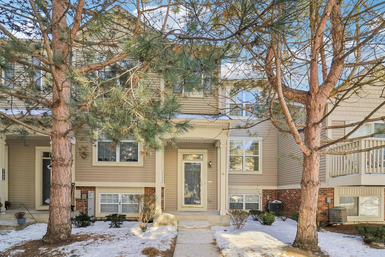 31647 Tallgrass Ct., Lakemoor, IL 60051